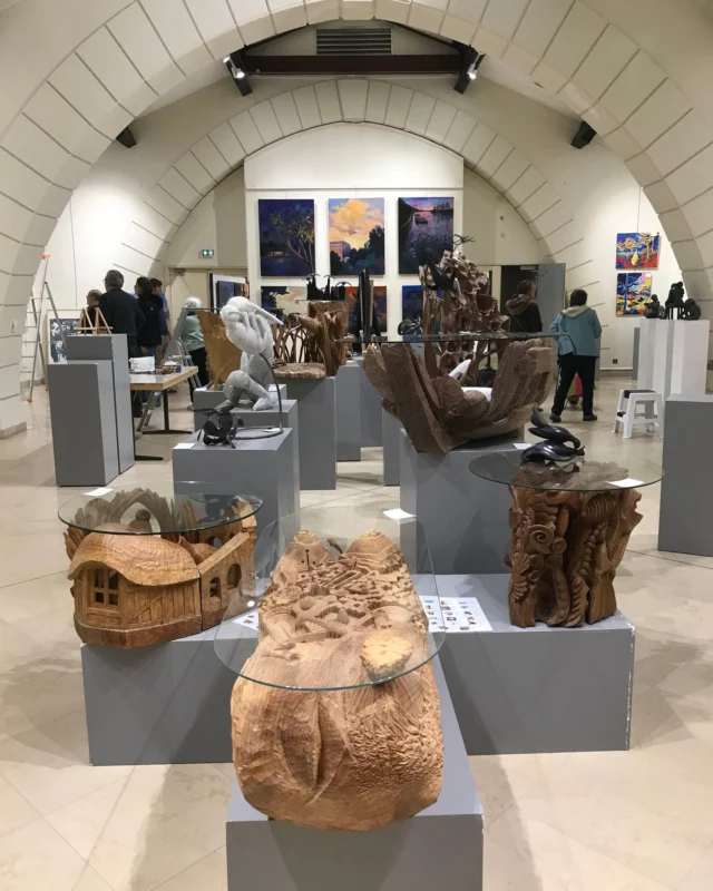 Mes sculptures installées au Carré à la Farine, Versailles.
jusqu à dimanche 15 décembre 18h
#exposculpture #sculpture #sculpturetailledirecte #sculpturesurbois #sculptureanimaliere #sculpturebronze